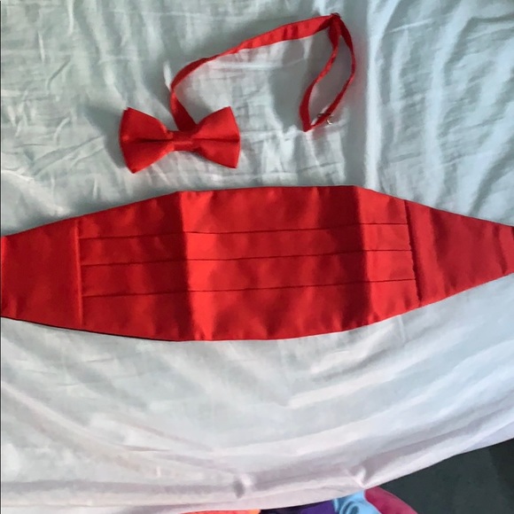 Bow Tie and Cummerbund - Picture 1 of 3